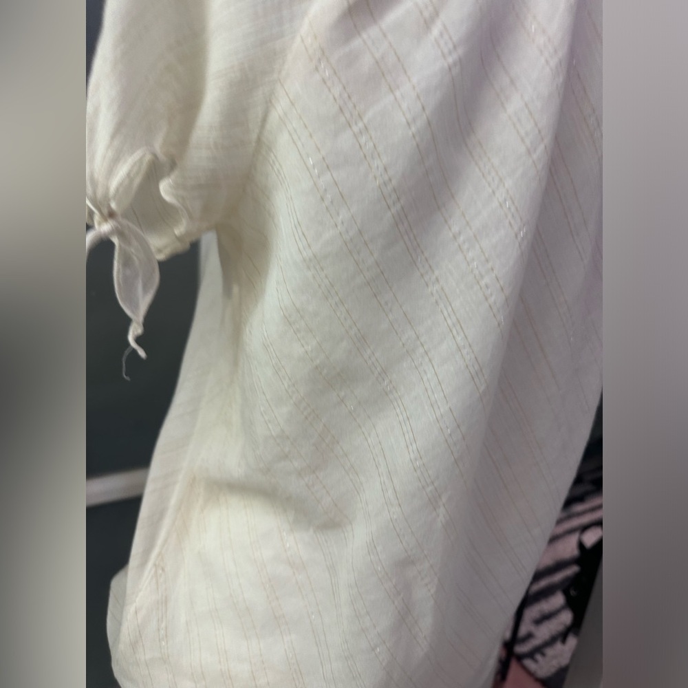 Ella Moss Ivory & Metallic Gold Pinstripe V-Neck Short Sleeve Tie Waist Blouse S - Picture 7 of 9